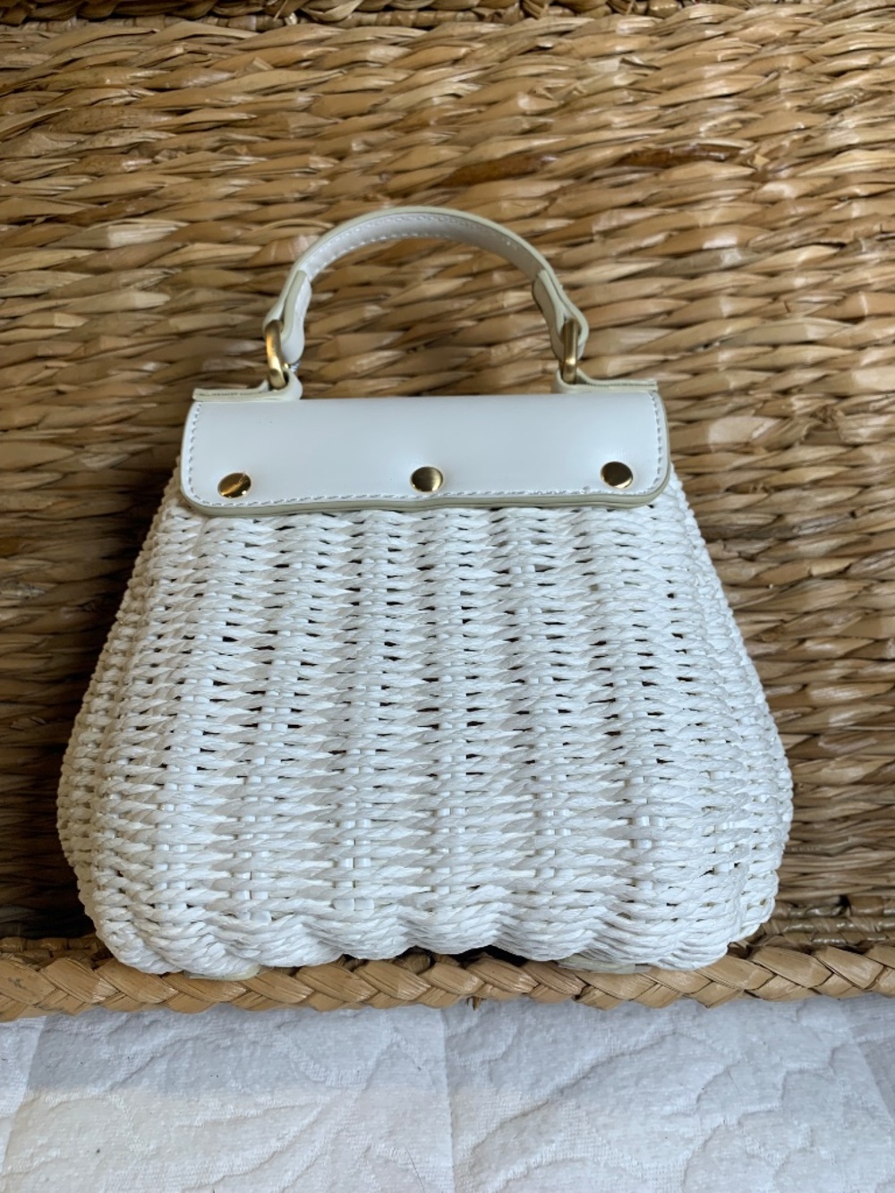 Antonio Melani white woven mini handbag/NWT cute and summery - Picture 9 of 16